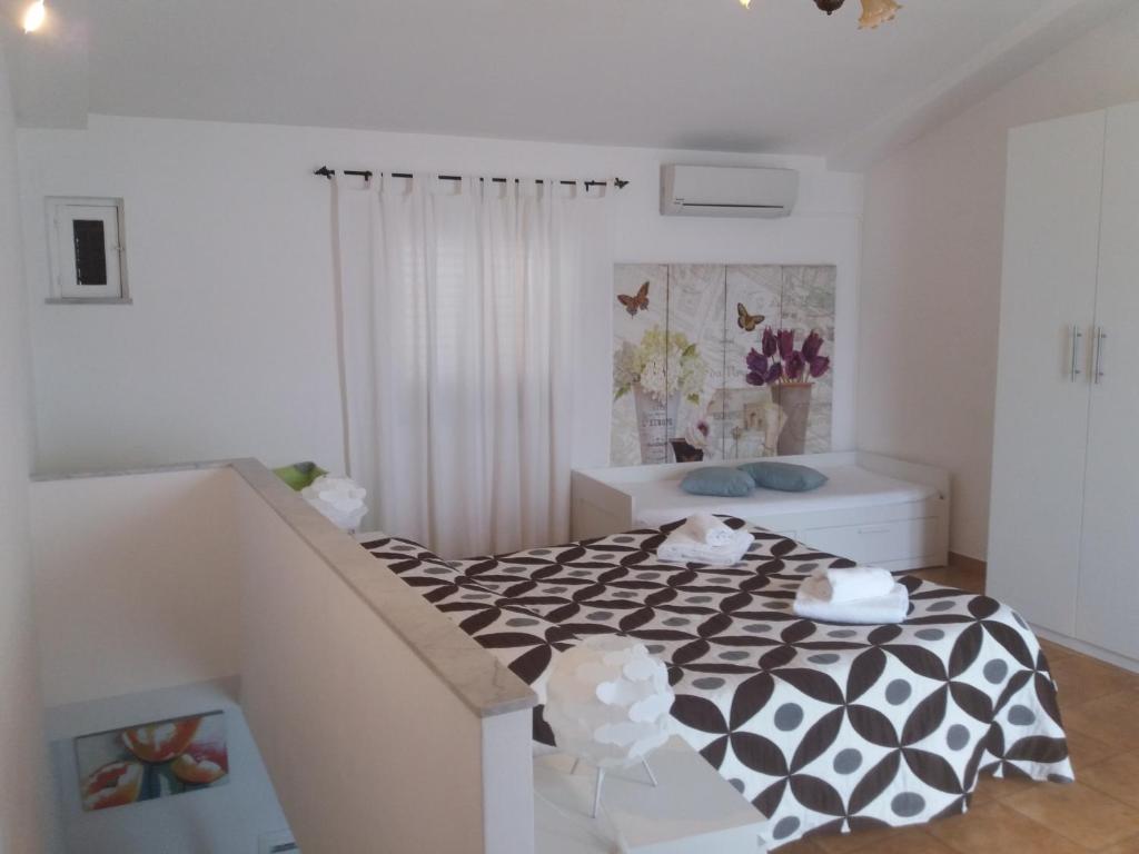 Marina House room 3